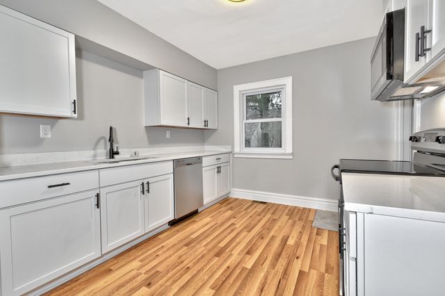 345 E Goulson Avenue, Hazel Park, MI 48030