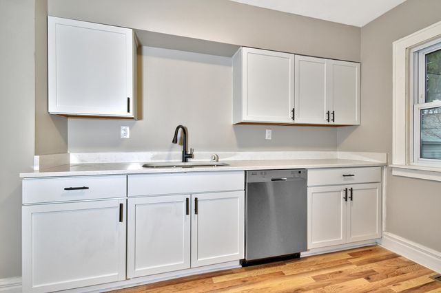 345 E Goulson Avenue, Hazel Park, MI 48030