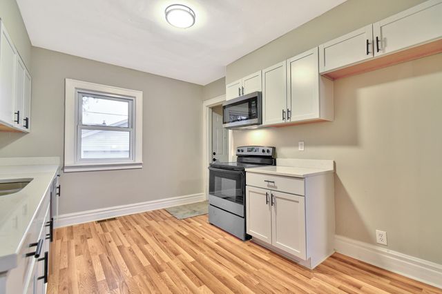 345 E Goulson Avenue, Hazel Park, MI 48030