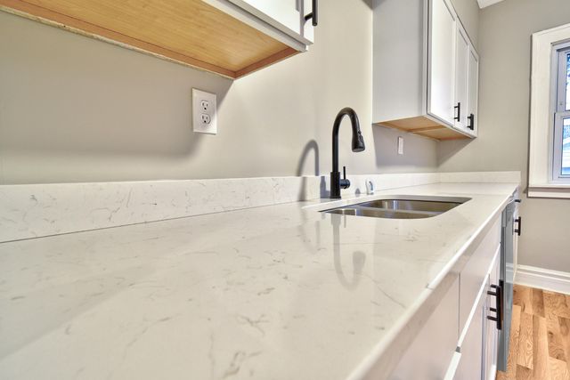 345 E Goulson Avenue, Hazel Park, MI 48030