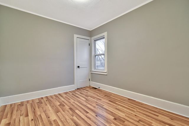 345 E Goulson Avenue, Hazel Park, MI 48030