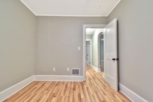 345 E Goulson Avenue, Hazel Park, MI 48030