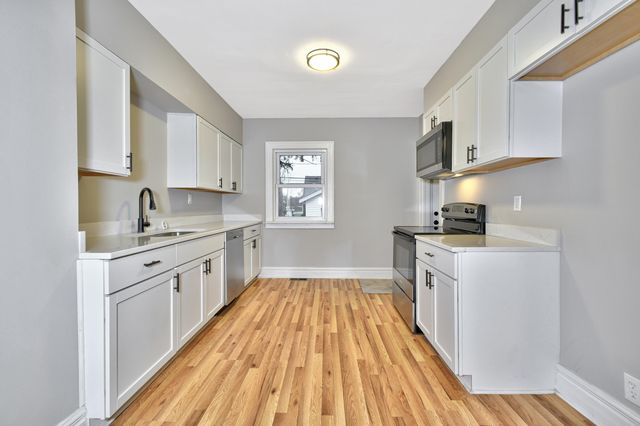 345 E Goulson Avenue, Hazel Park, MI 48030