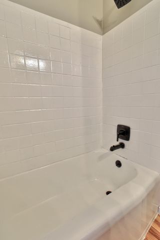 345 E Goulson Avenue, Hazel Park, MI 48030