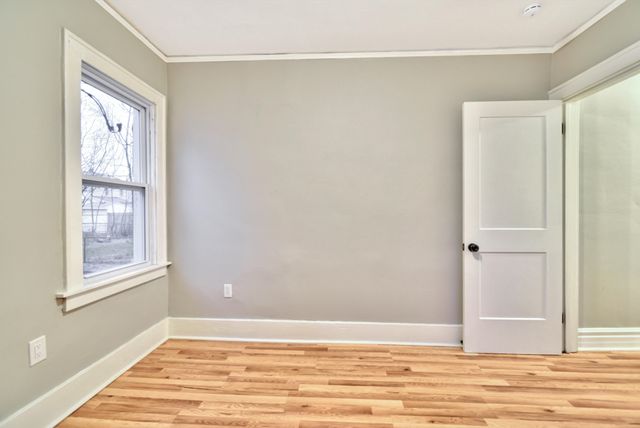 345 E Goulson Avenue, Hazel Park, MI 48030