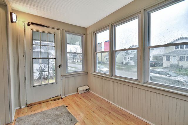 345 E Goulson Avenue, Hazel Park, MI 48030