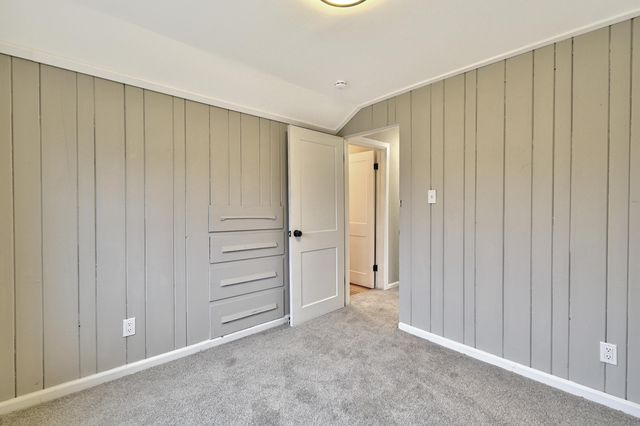 345 E Goulson Avenue, Hazel Park, MI 48030