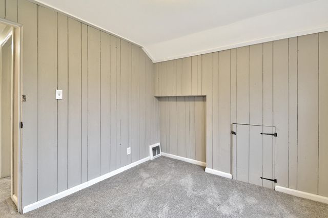 345 E Goulson Avenue, Hazel Park, MI 48030