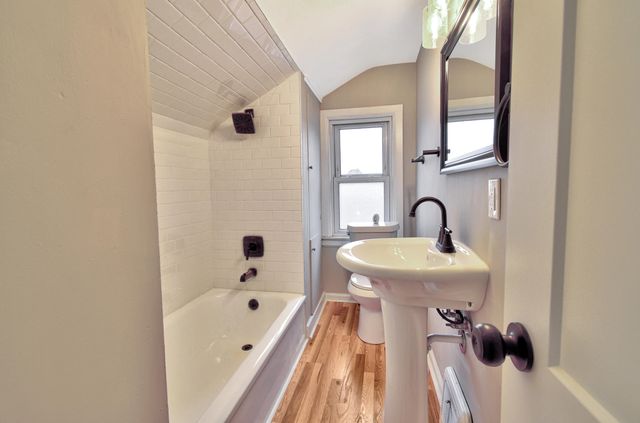 345 E Goulson Avenue, Hazel Park, MI 48030