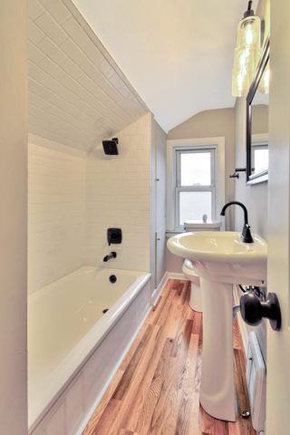 345 E Goulson Avenue, Hazel Park, MI 48030