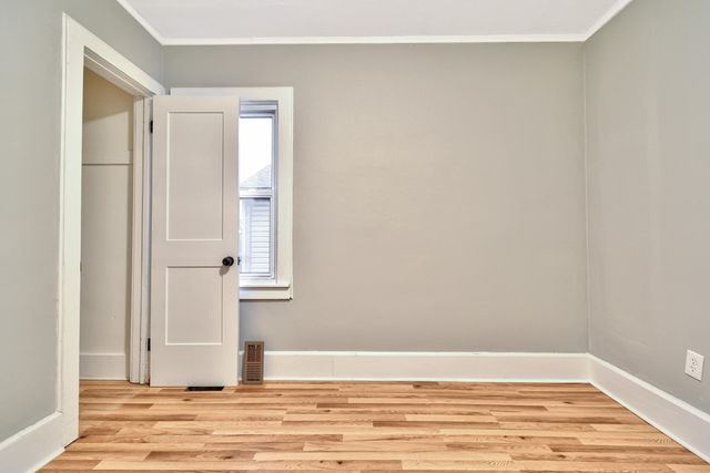 345 E Goulson Avenue, Hazel Park, MI 48030