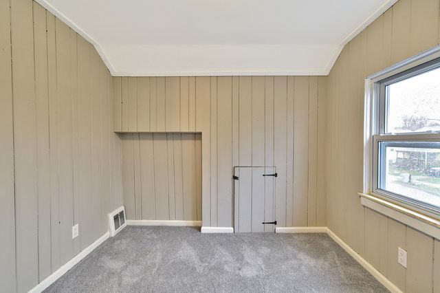 345 E Goulson Avenue, Hazel Park, MI 48030