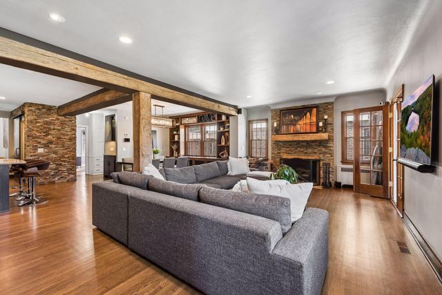 211 W Minnehaha Parkway, Minneapolis, MN 55419
