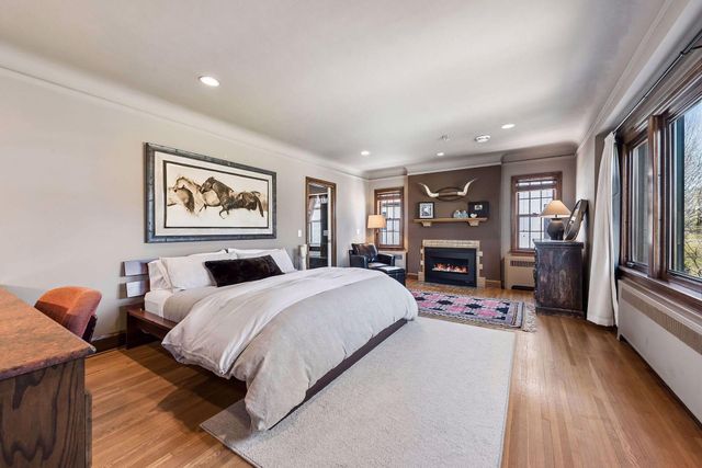 211 W Minnehaha Parkway, Minneapolis, MN 55419