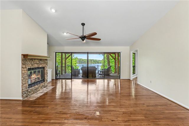 523 N Flagship Drive, Salem, SC 29676