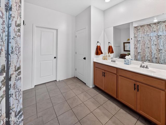 2439 W PECAN Road, Phoenix, AZ 85041