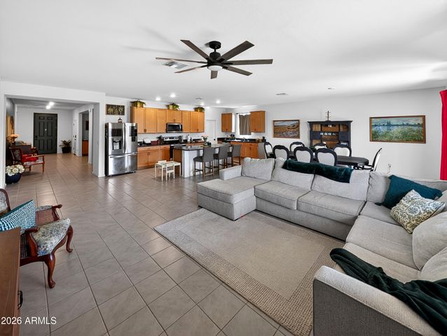 2439 W PECAN Road, Phoenix, AZ 85041