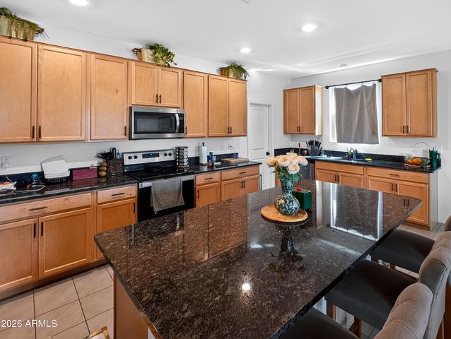 2439 W PECAN Road, Phoenix, AZ 85041