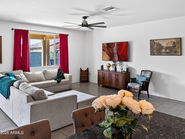 2439 W PECAN Road, Phoenix, AZ 85041