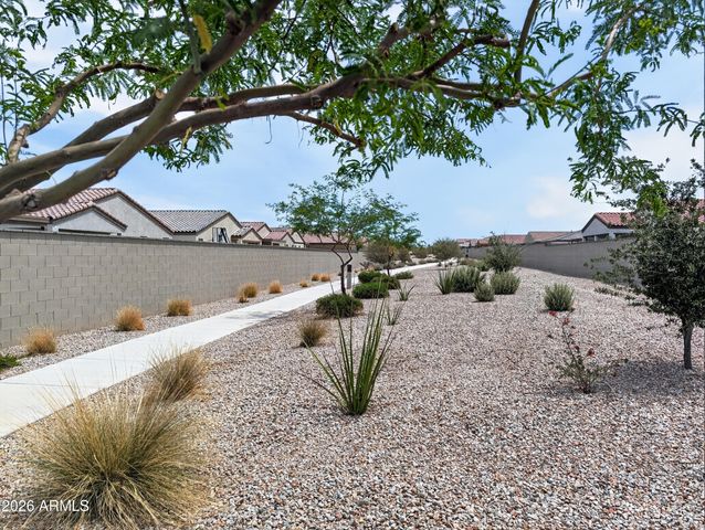 2439 W PECAN Road, Phoenix, AZ 85041