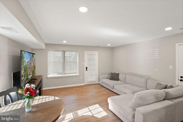 2592-G S ARLINGTON MILL DR #7, Arlington, VA 22206