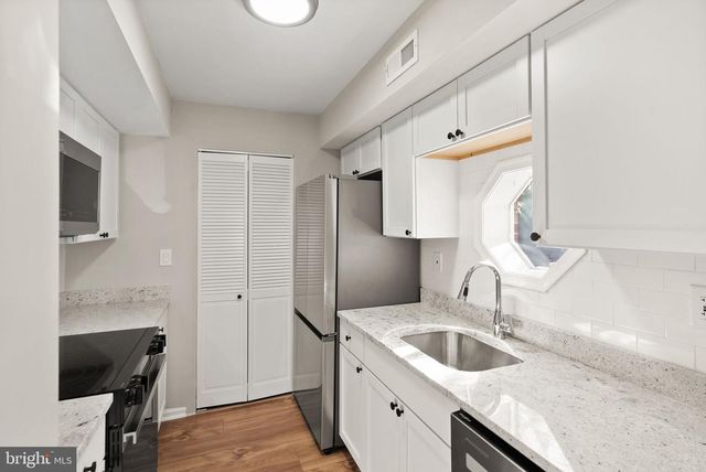 2592-G S ARLINGTON MILL DR #7, Arlington, VA 22206