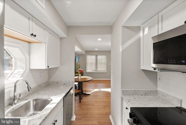 2592-G S ARLINGTON MILL DR #7, Arlington, VA 22206