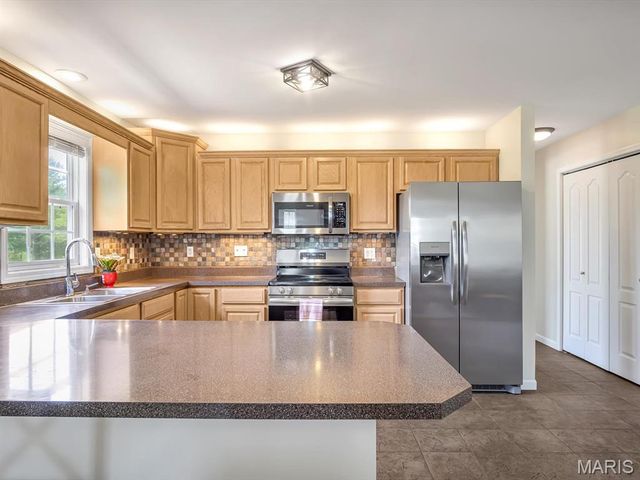 216 WOODLAND Drive, Edwardsville, IL 62025