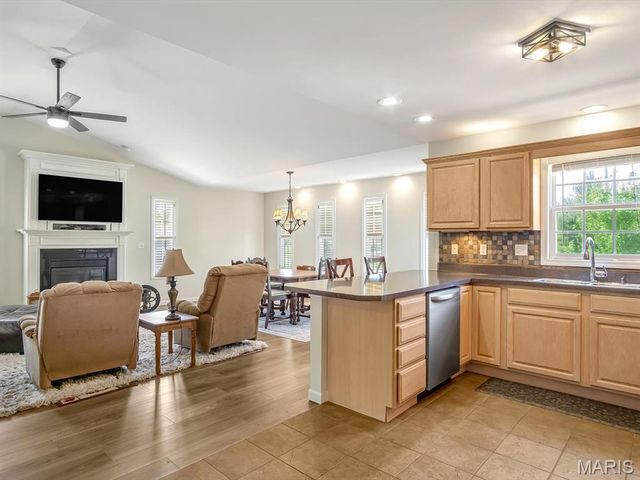 216 WOODLAND Drive, Edwardsville, IL 62025