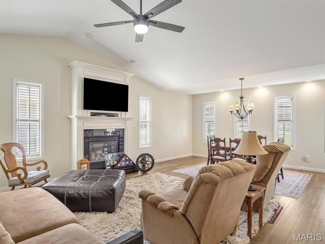 216 WOODLAND Drive, Edwardsville, IL 62025