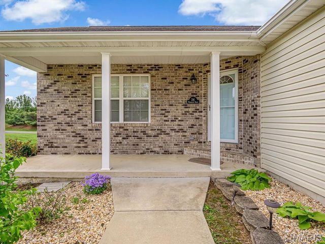 216 WOODLAND Drive, Edwardsville, IL 62025