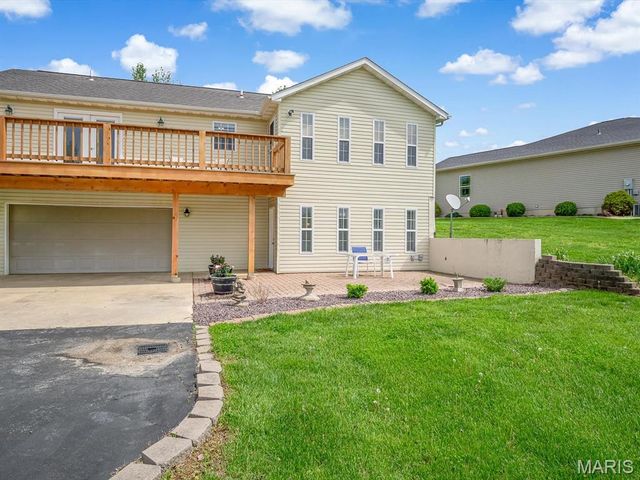 216 WOODLAND Drive, Edwardsville, IL 62025