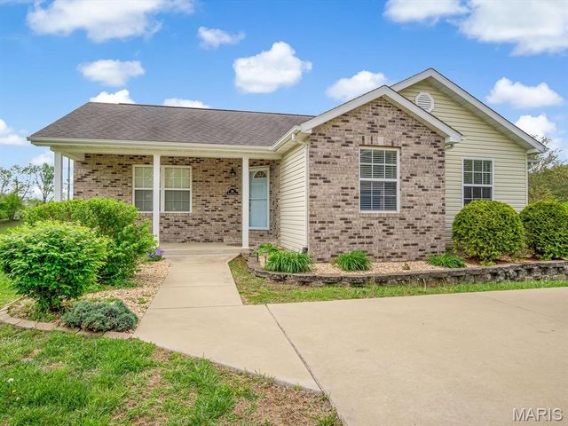 216 WOODLAND Drive, Edwardsville, IL 62025