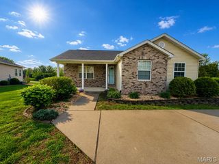 216 WOODLAND Drive, Edwardsville, IL 62025