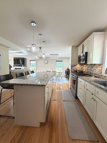 19 Littleton Rd 309, Westford, MA 01886