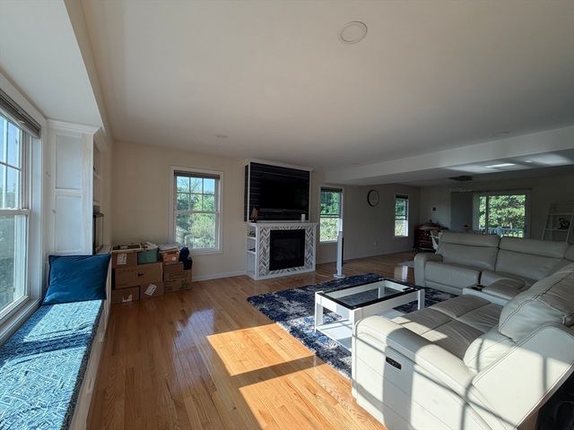 19 Littleton Rd 309, Westford, MA 01886