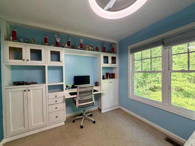 19 Littleton Rd 309, Westford, MA 01886