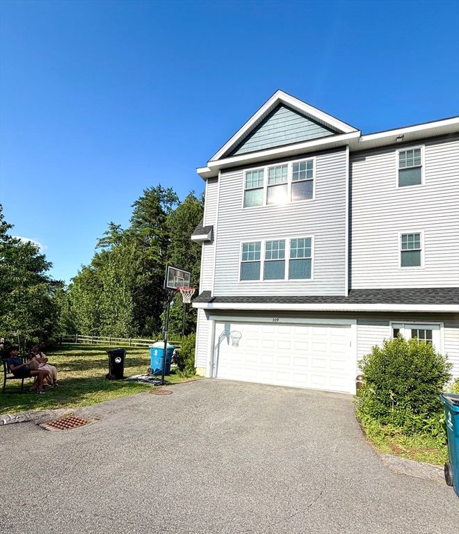 19 Littleton Rd 309, Westford, MA 01886