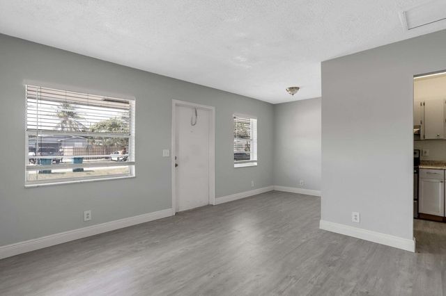 105 SW 5th Avenue C, Boynton Beach, FL 33435