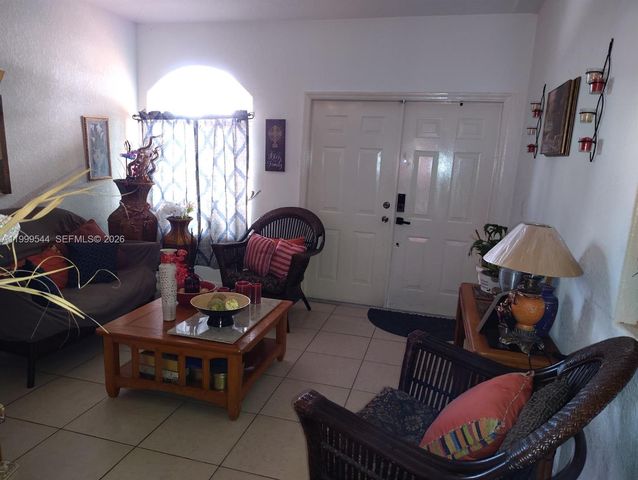 7736 NW 197 LN, Hialeah, FL 33015