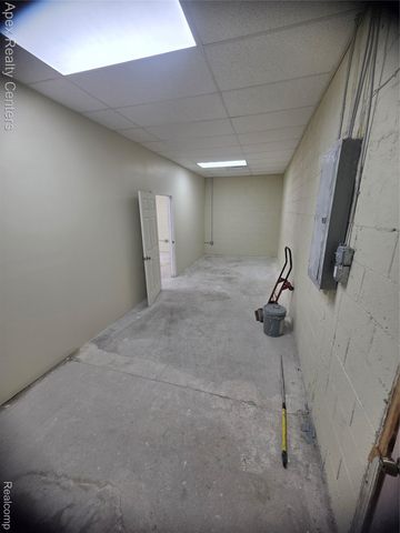 2262 S Wayne Rd Road, Westland, MI 48186