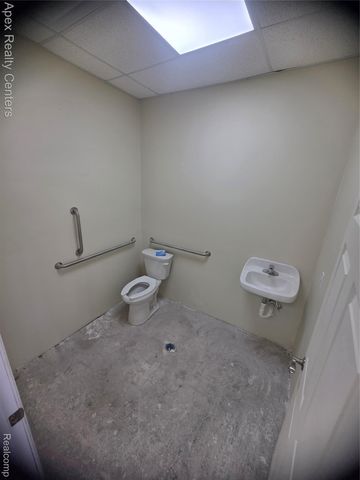 2262 S Wayne Rd Road, Westland, MI 48186