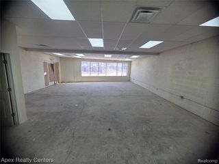 2262 S Wayne Rd Road, Westland, MI 48186