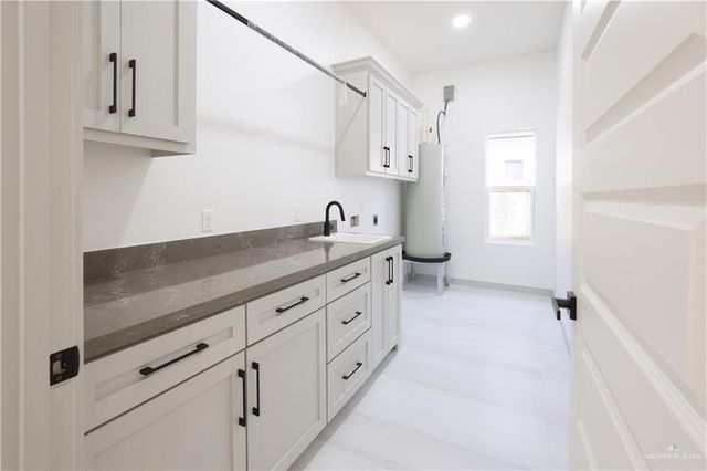 303 N 30th Street, Hidalgo, TX 78557