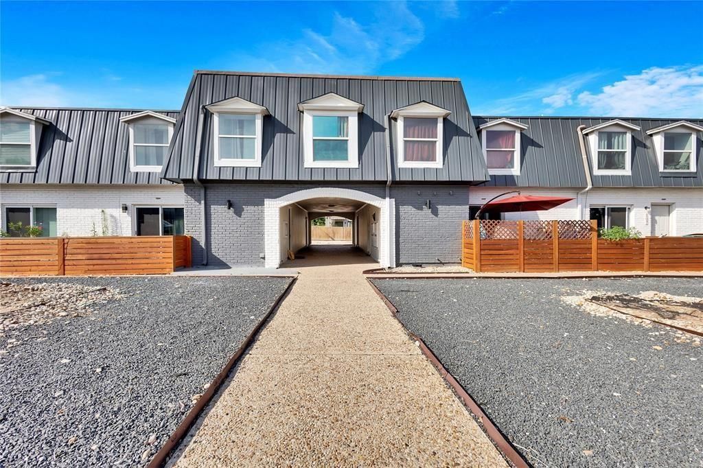 300 E Croslin ST 114, Austin, TX 78752