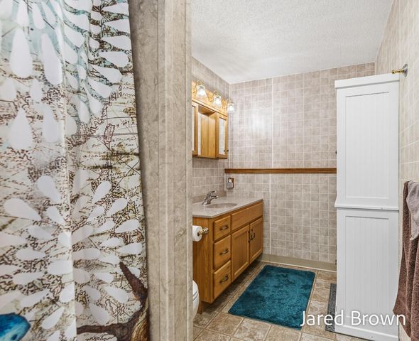 19159 Pine Grove Court, Spring Lake Twp, MI 49456