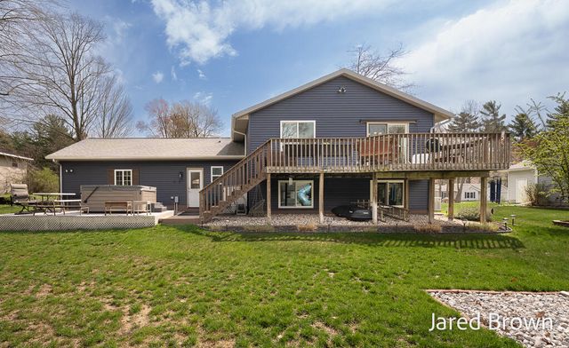 19159 Pine Grove Court, Spring Lake Twp, MI 49456