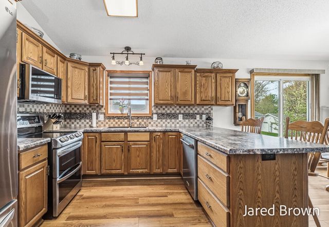 19159 Pine Grove Court, Spring Lake Twp, MI 49456