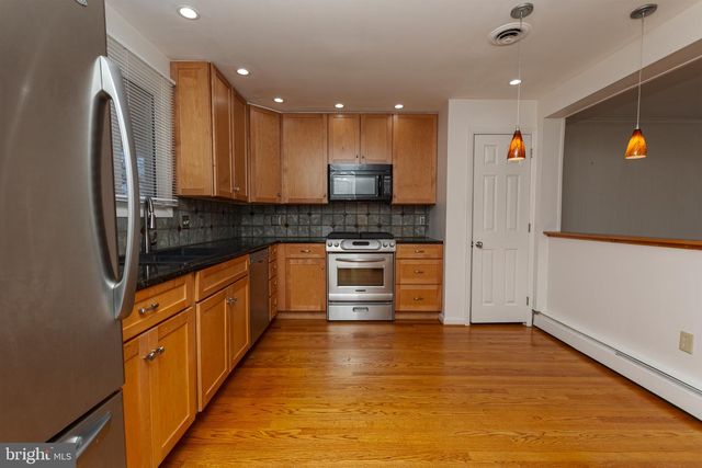 19 WHITEKIRK DR, Wilmington, DE 19808