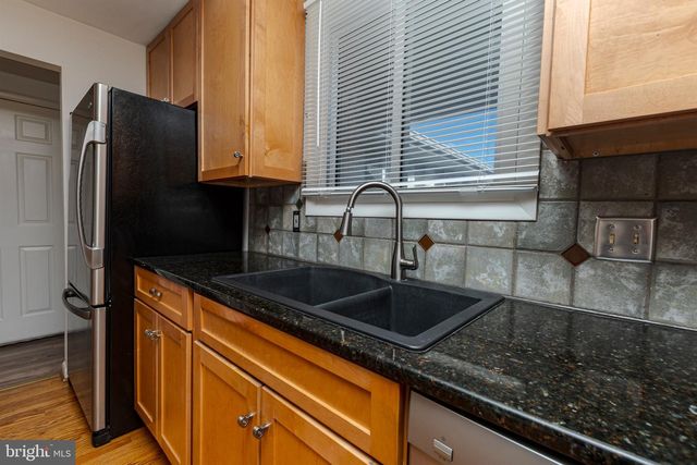 19 WHITEKIRK DR, Wilmington, DE 19808